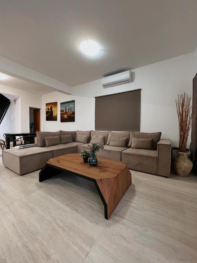 Oasi Rejuve Villa Meneou Exteriör bild